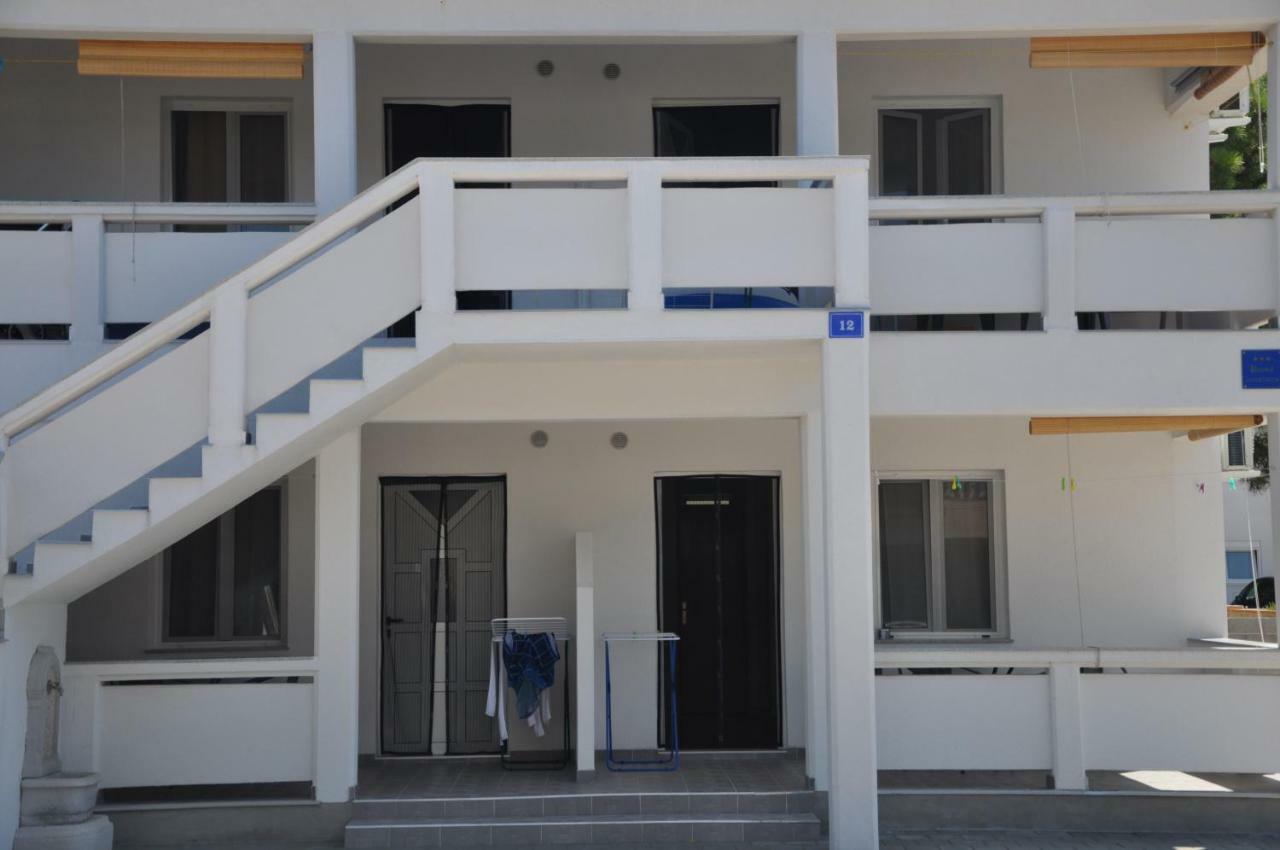 Apartments Istuk Vir Exterior foto